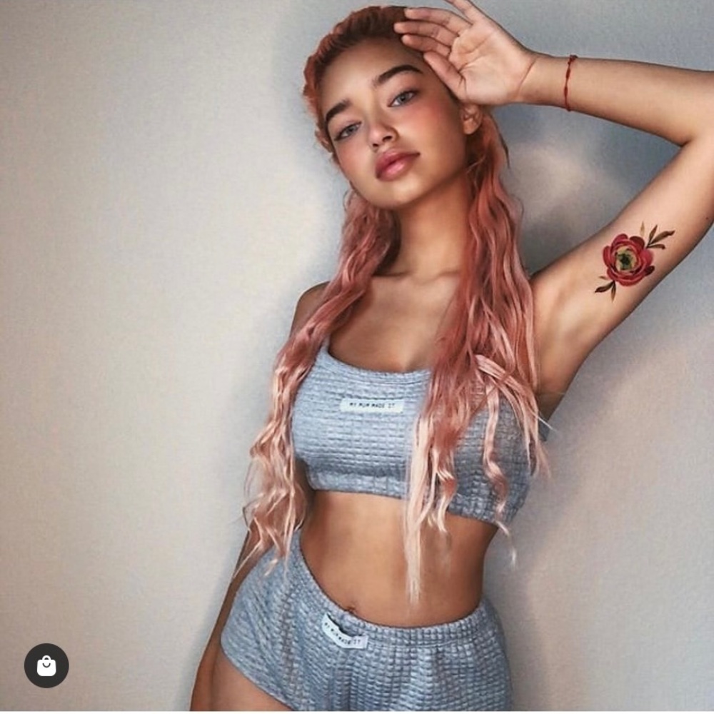 My mum made it grey quilted tube top and shorts